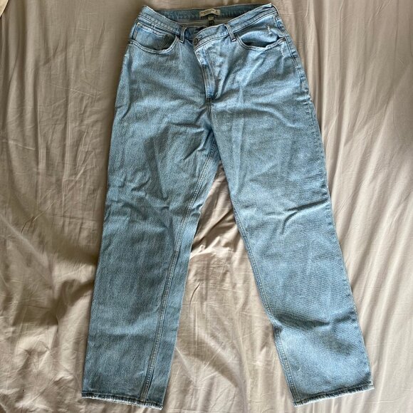 Abercrombie Curve Love Ultra High Rise 90s Straight Jean - size 32 (14) R - Picture 3 of 7
